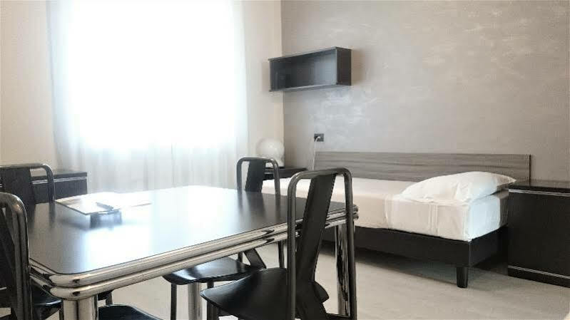Residence Hotel Torino Uno Eksteriør billede